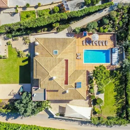 Escape To Paradise Stunning Nestled Near Porto De Mos Appartamento Albufeira