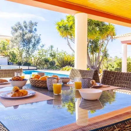 Escape To Paradise Stunning Nestled Near Porto De Mos Apartmán Albufeira