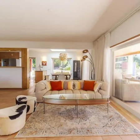 Escape To Paradise Stunning Nestled Near Porto De Mos Appartamento Albufeira
