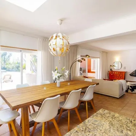 Escape To Paradise Stunning Nestled Near Porto De Mos Appartamento Albufeira